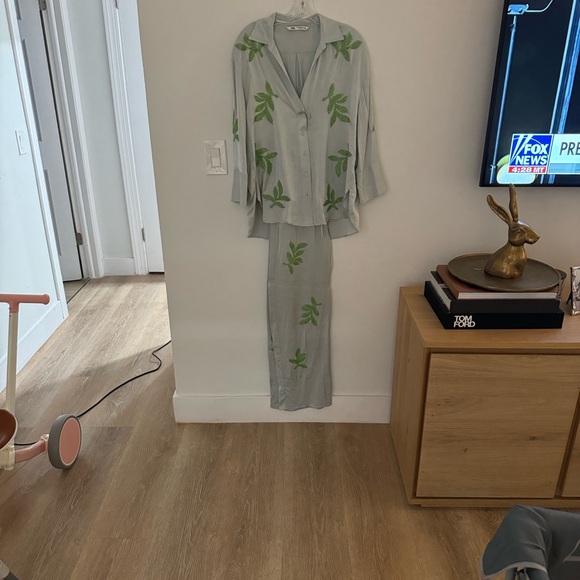 Zara Elevated lounge set - Picture 1 of 10